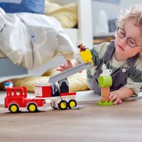 LEGO DUPLO Town Autopompa, Camion con Luci e Sirena, Pompiere e Gatto, Gioco educativo - LEGO