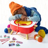 Set per cucire a maglia Custome Threads Power Knitting Station - FAO Schwarz