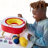 Set per cucire a maglia Custome Threads Power Knitting Station - FAO Schwarz