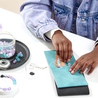 Studio di Gioielli e Braccialetti con perline - FAO Schwarz