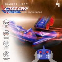 Auto radiocomandata Acrobatica Cyclone Twister Stunt Car - Sharper Image