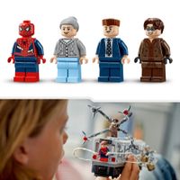LEGO Marvel 76321 Spider-Man vs Doc Ock Sul Treno con 4 Minifigure - LEGO, Marvel