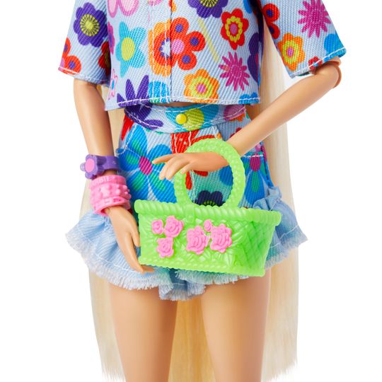 Barbie Extra Snodata con Lunghissimi Capelli Biondi con Cuoricini - Barbie