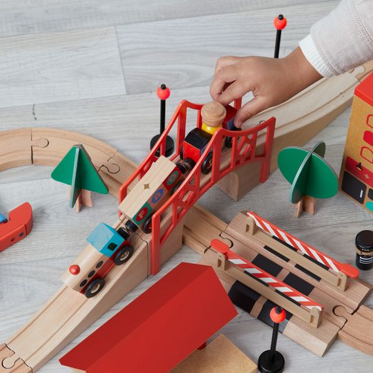 Playset trenino in legno con pista e città - FAO Schwarz