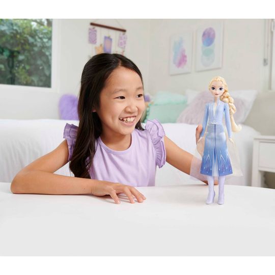 Elsa Bambola con abito esclusivo e accessori ispirati al film Disney Frozen II, HLW48 - Disney
