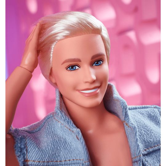 Ken con completo di jeans coordinato dal film Barbie, da collezione - Barbie