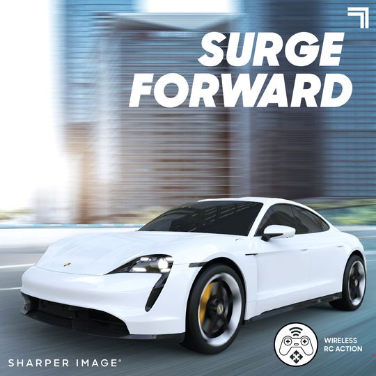 Porsche Taycan Turbo S RC con Luci LED e Stazione di Ricarica Sharper Image - Sharper Image