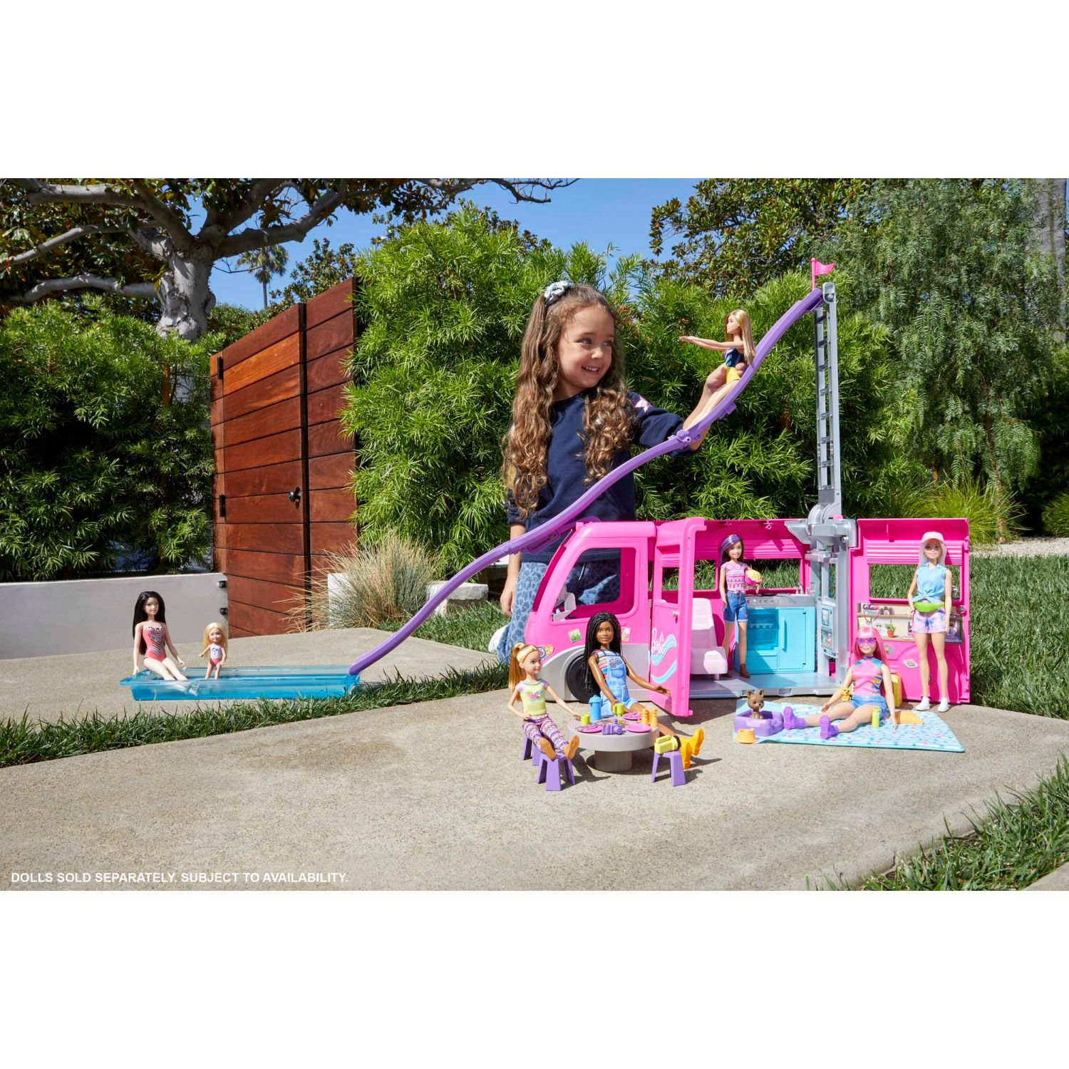 Barbie Camper Dei Sogni Playset con veicolo di 76,2 cm con ruote funzionanti, piscina, scivolo e oltre 60 accessori - Barbie