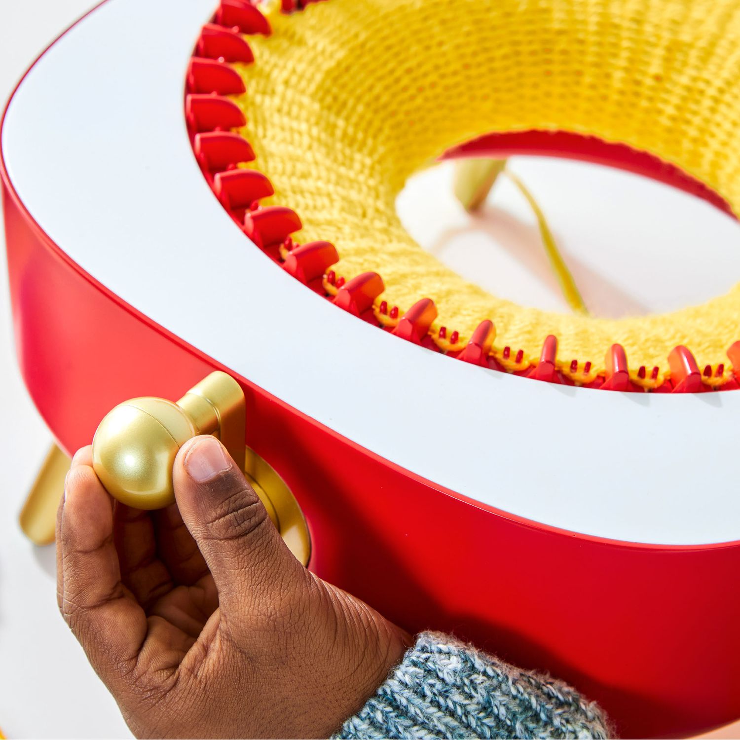 Set per cucire a maglia Custome Threads Power Knitting Station - FAO Schwarz