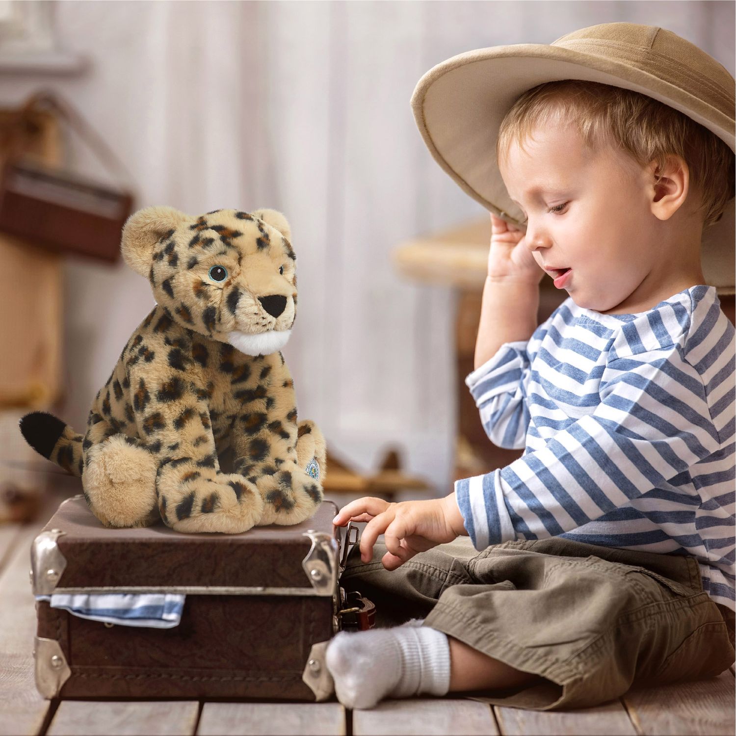 Peluche Leopardo delle Nevi Planet Love 100% da plastica riciclata, 25 cm - FAO Schwarz