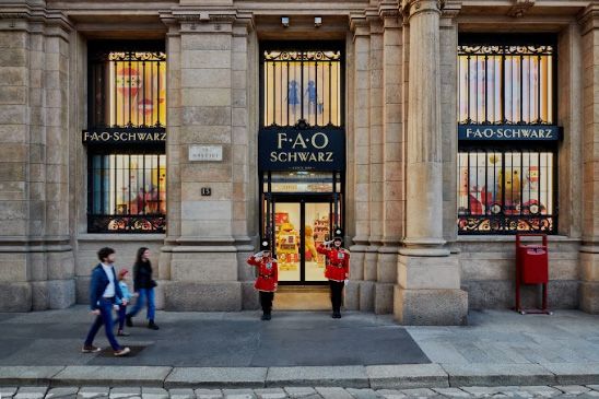 FAO SCHWARZ