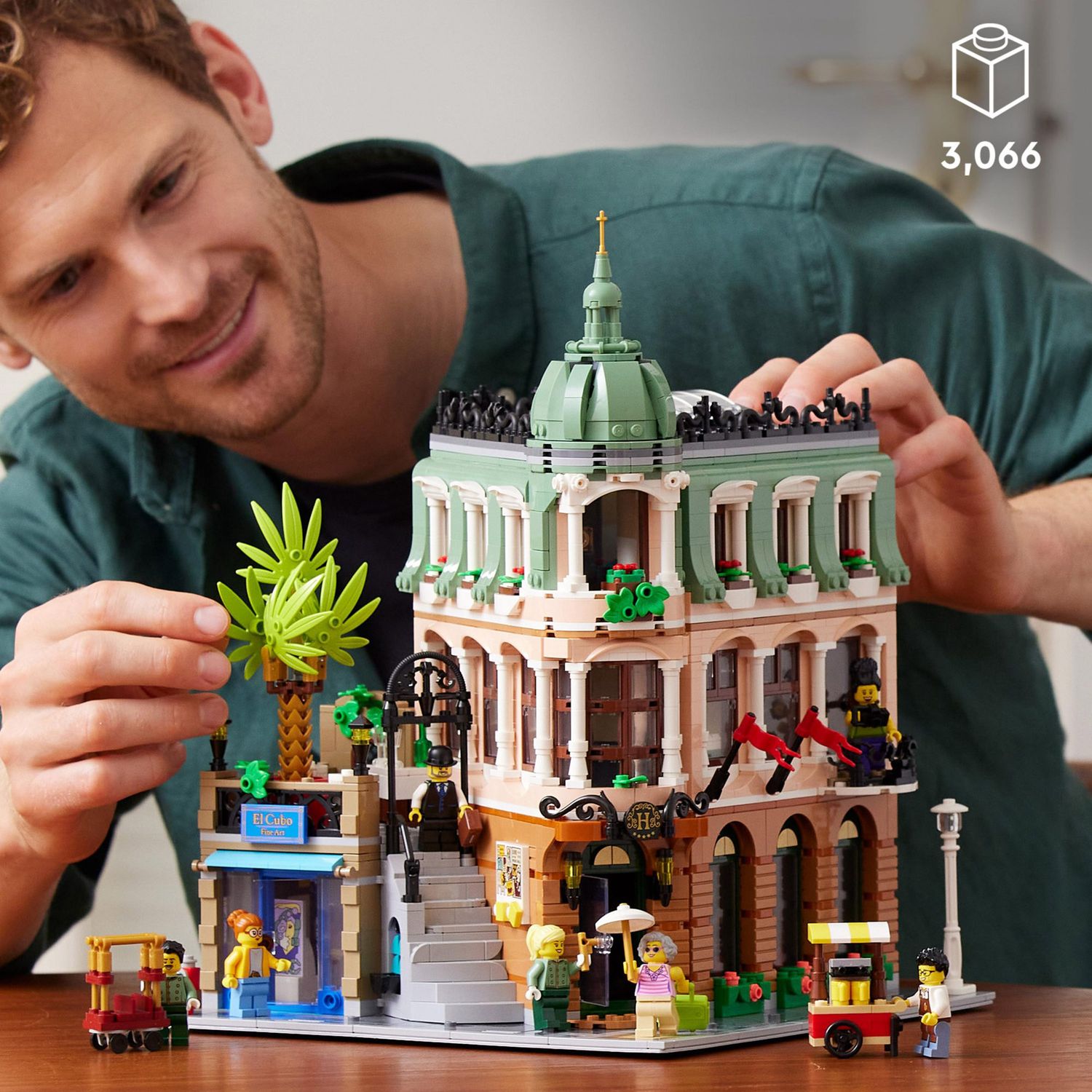 LEGO 10297 Boutique Hotel - LEGO