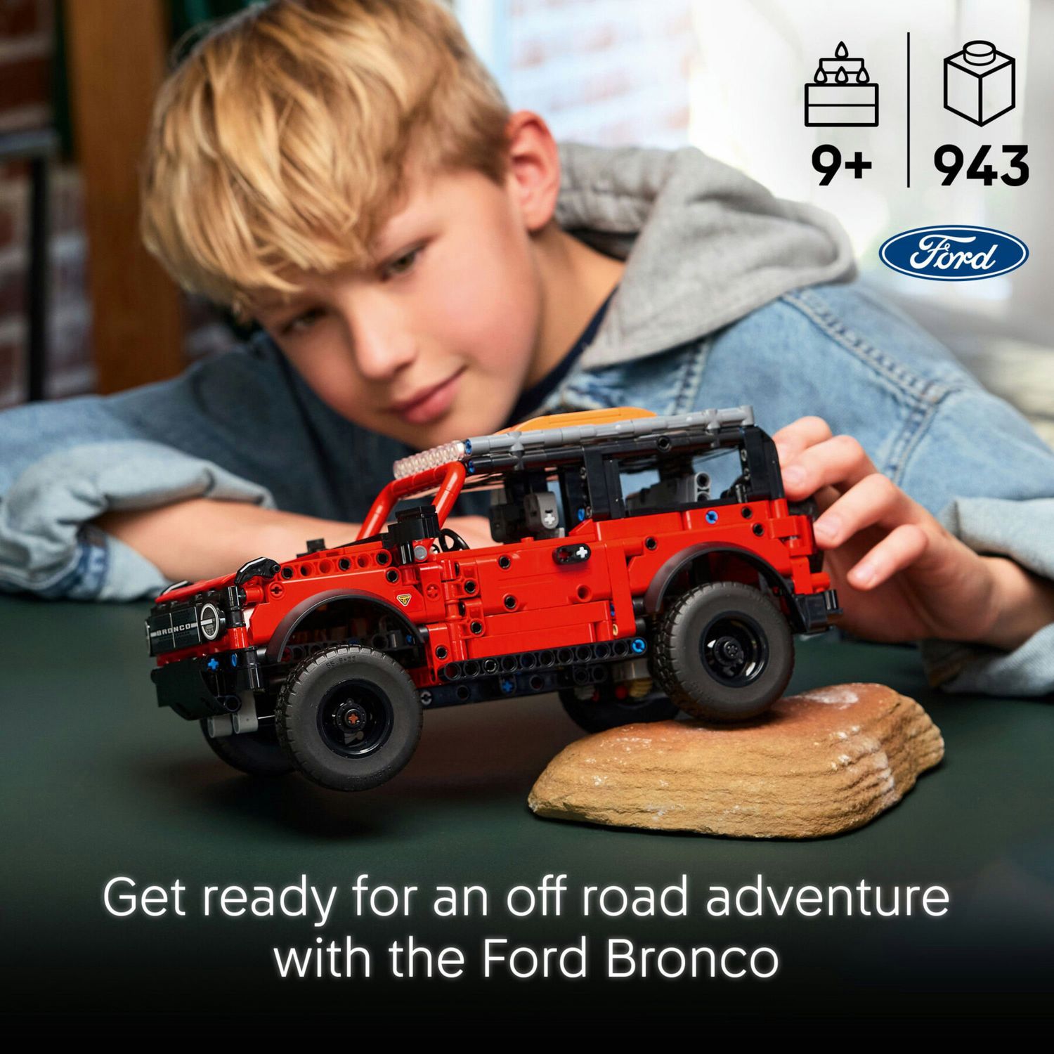 LEGO Technic 42213 Suv Ford Bronco con Motore V6 e Sterzo - LEGO
