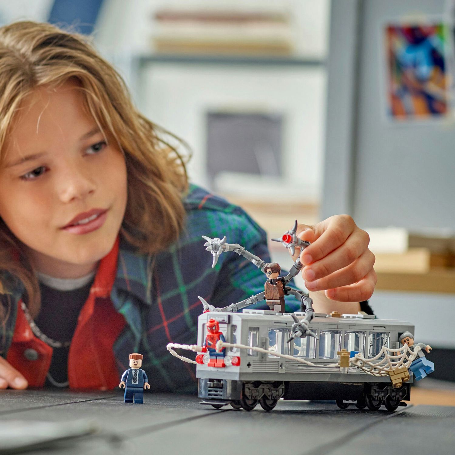 LEGO Marvel 76321 Spider-Man vs Doc Ock Sul Treno con 4 Minifigure - LEGO, Marvel