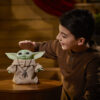 Pupazzo Animato Baby Yoda, Star Wars: The Child con suoni e movimenti - Star Wars