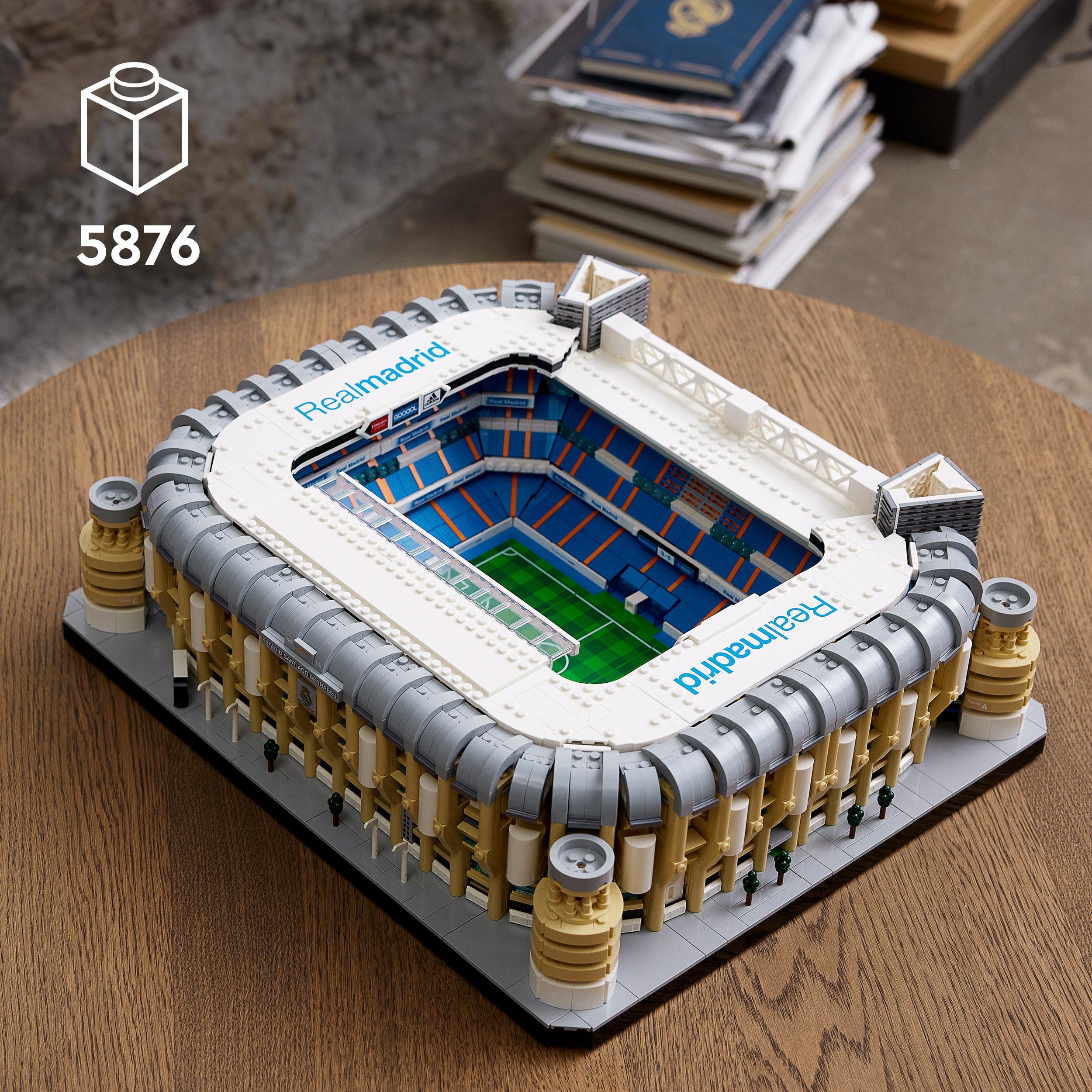 LEGO Icons 10299 Stadio del Real Madrid – Santiago Bernabéu, Campo da Calcio, da collezione - LEGO