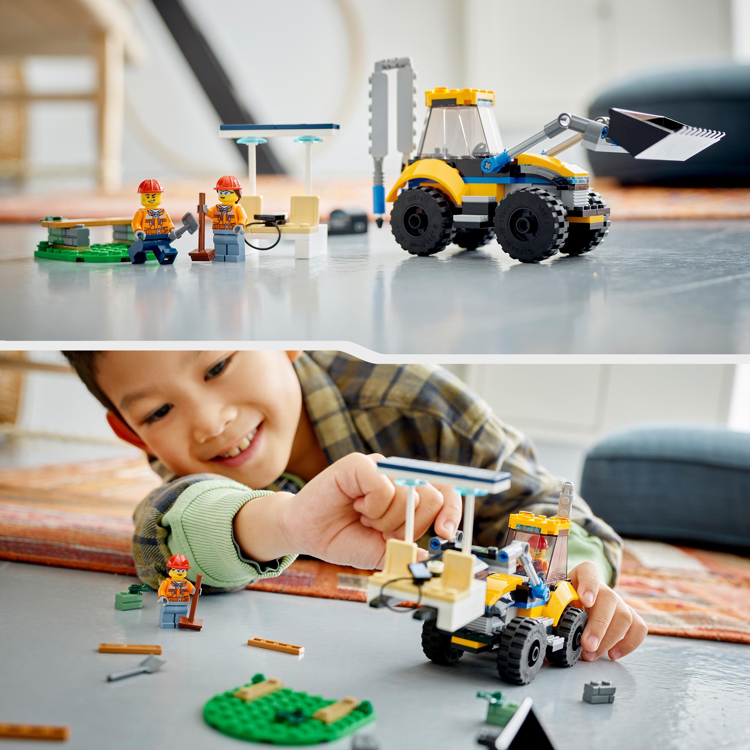 LEGO City 60385 Scavatrice per Costruzioni, Escavatore Giocattolo con Minifigure - LEGO