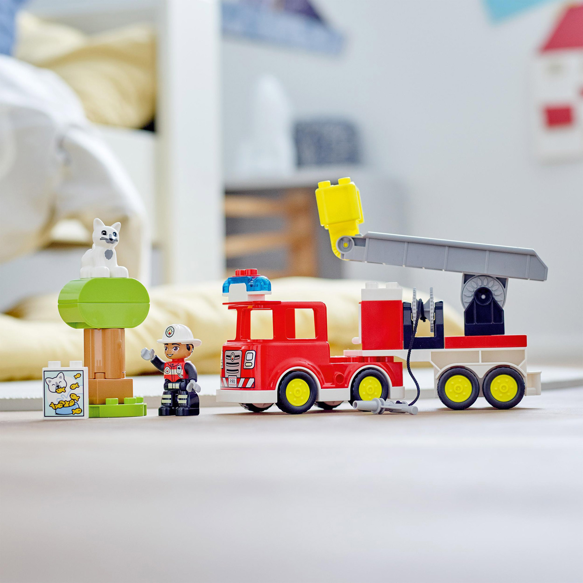 LEGO DUPLO Town Autopompa, Camion con Luci e Sirena, Pompiere e Gatto, Gioco educativo - LEGO