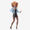 Barbie Signature ispirata a Tina Turner, con microfono e accessori, da collezione - Barbie