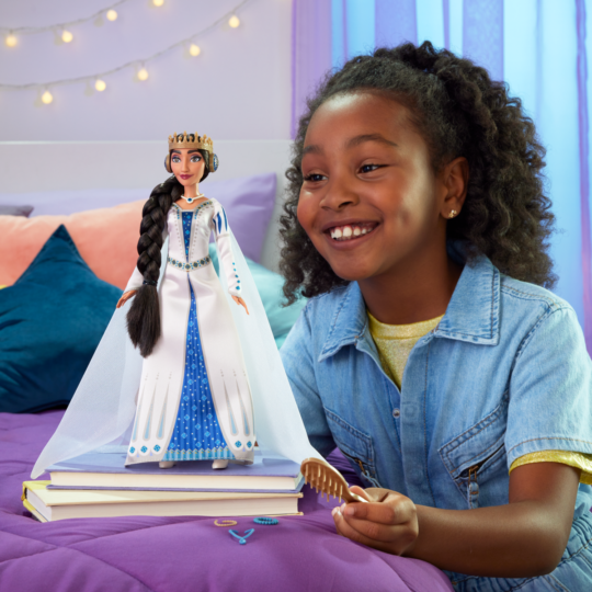 Disney Wish - Regina Amaya Di Rosas, Bambola Snodata con Abito Regale - Disney