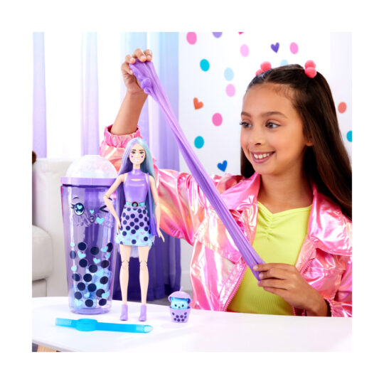 Barbie  Pop reveal serie bubble tea, taro milk profumata con cucciolo e 8 accessori, effetto cambia colore - Barbie