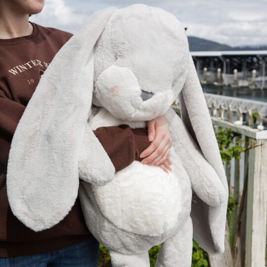 Peluche Coniglietto Grand Floppy Nibble Bunny Gray 100 cm - Bunnies By The Bay