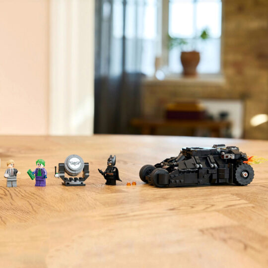 Lego DC 76303 Tumbler di Batman contro Two-Face e The Joker - LEGO