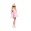 Barbie Deluxe Style Pastello – Bambola con Chignon Biondo e Abito Rosa Barbiecore, Accessori Inclusi - Barbie