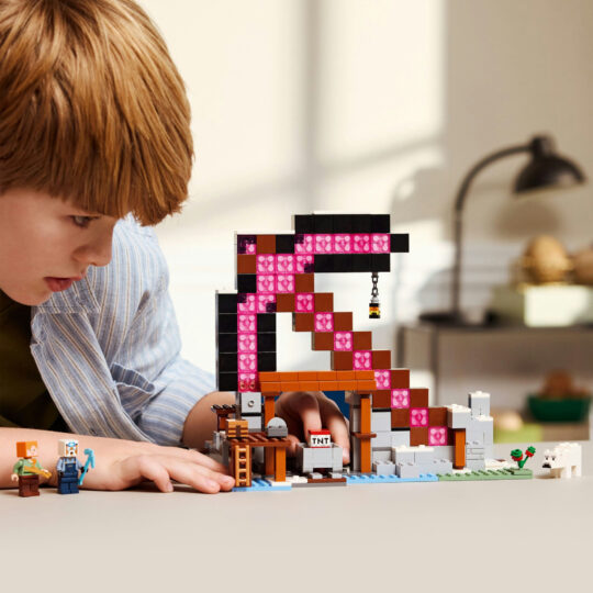 LEGO Minecraft 21277 Miniera piccozze: interattivo, 3 personaggi - LEGO, Minecraft