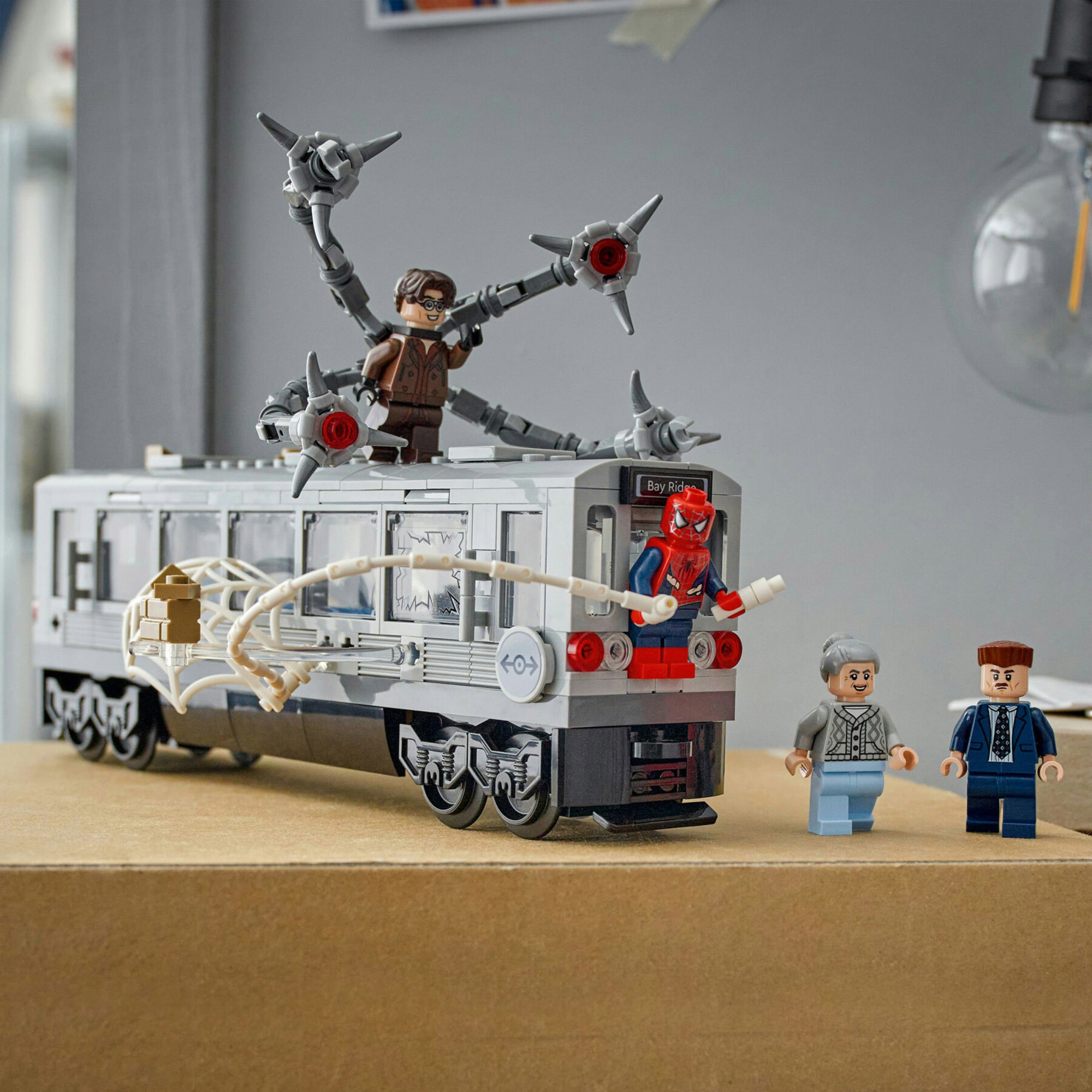 LEGO Marvel 76321 Spider-Man vs Doc Ock Sul Treno con 4 Minifigure - LEGO, Marvel