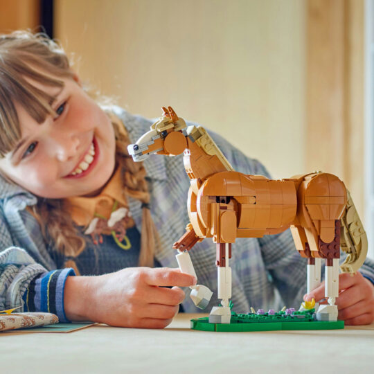 LEGO Creator 31166 Cavallo 3 in 1 Trasformabile in Orso O Cervo - LEGO