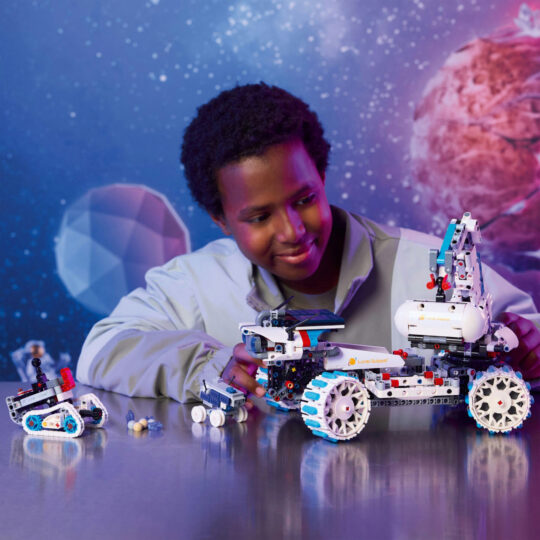 LEGO Technic 42211 Rover Lunare Lunar Outpost Interattivo - LEGO