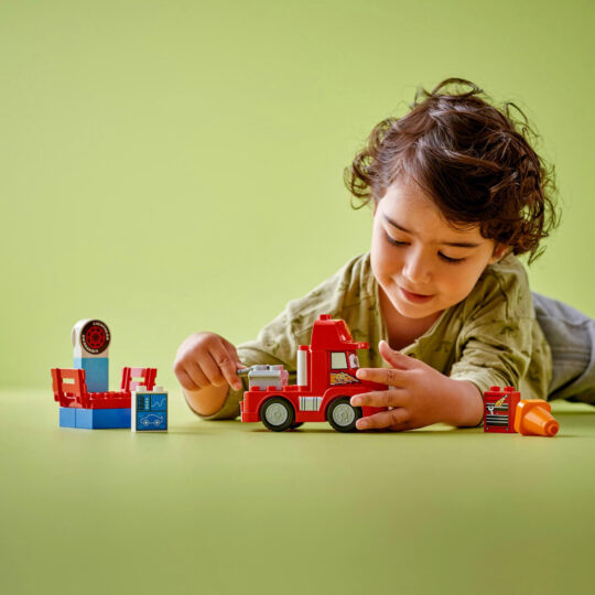LEGO Duplo Disney e Pixar 10417  Mack Al Circuito - Disney, LEGO